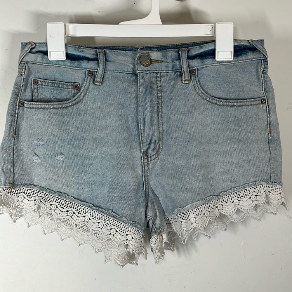 Free People Blue White Crochet Lace Hem Denim Jean Shorts 28